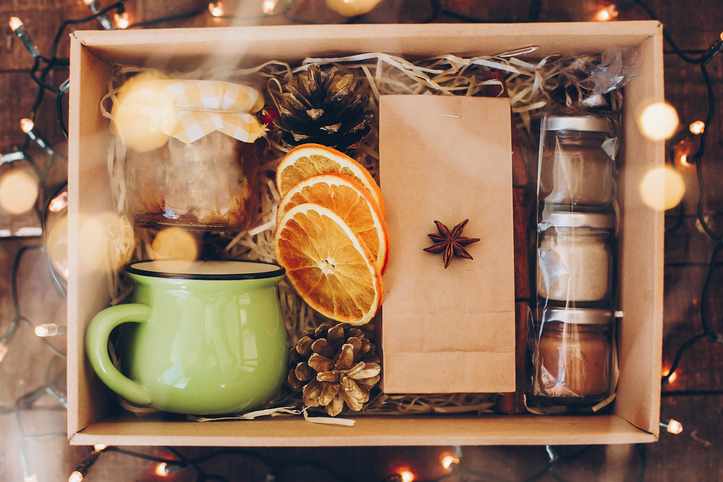 Gift box with tea set