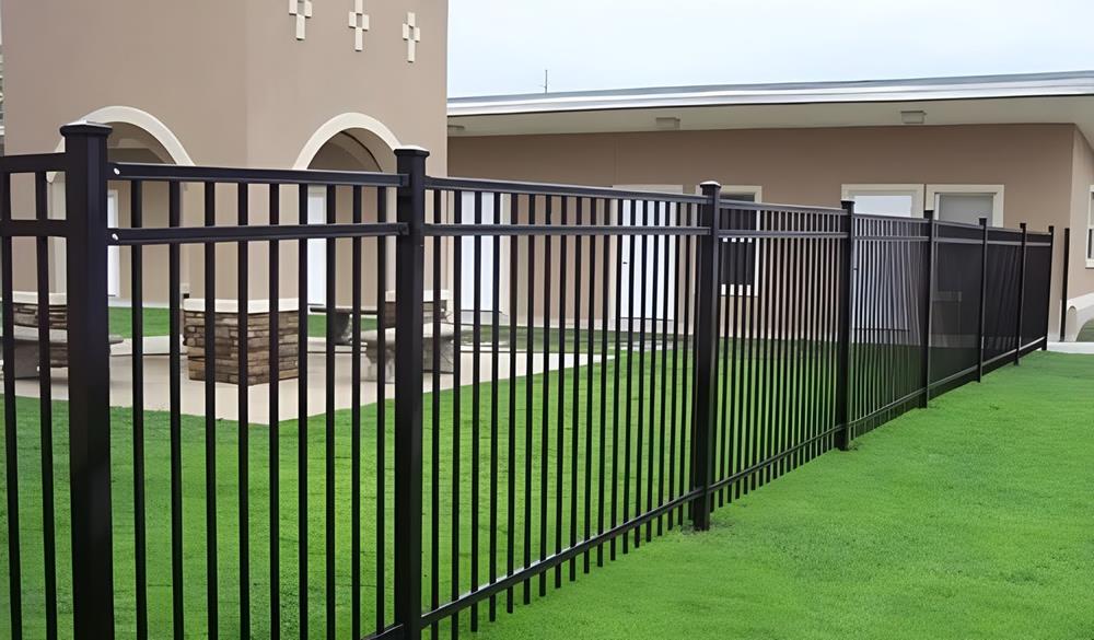 Key Differences in Materials Between Residential and Commercial Fencing