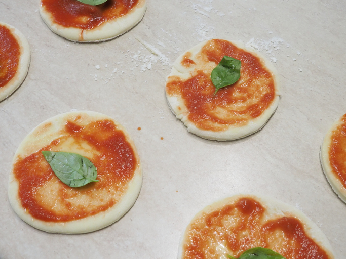 preparation of pizza muffins