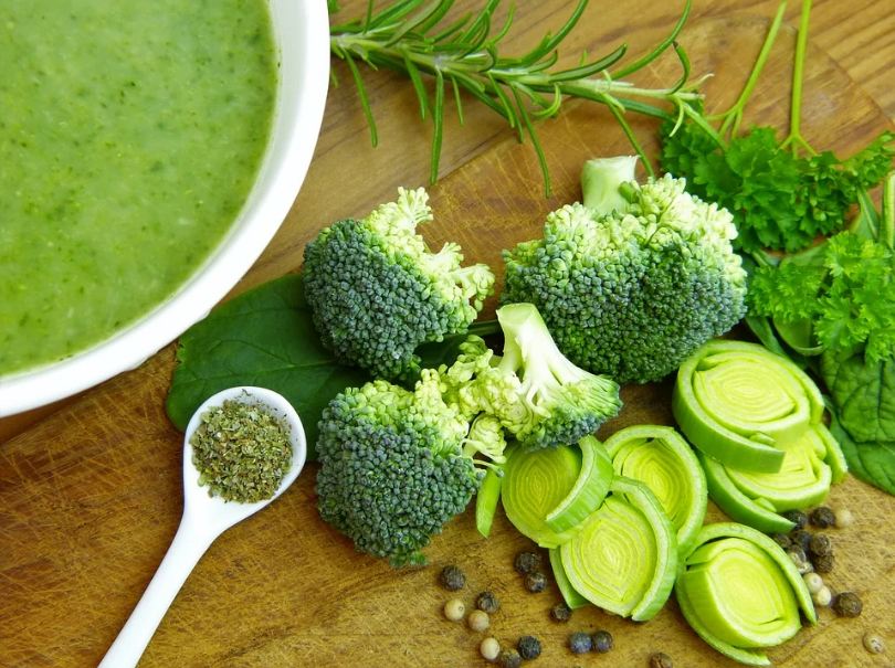 soup-vegetables-broccoli-leek