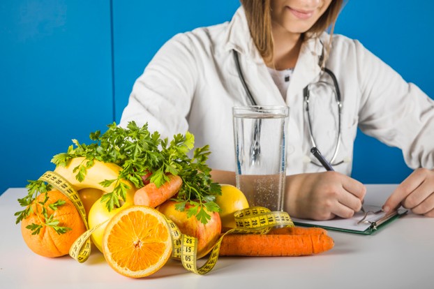 a dietician in her clinic