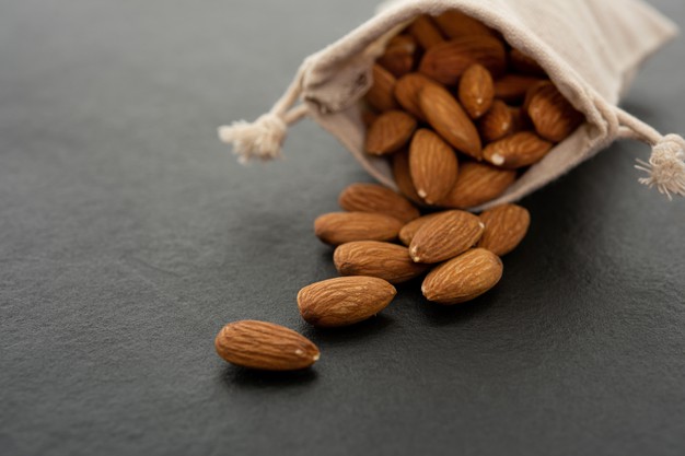 sack-with-almond