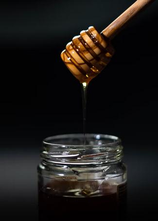 Use Honey in Beverages and as a Toping