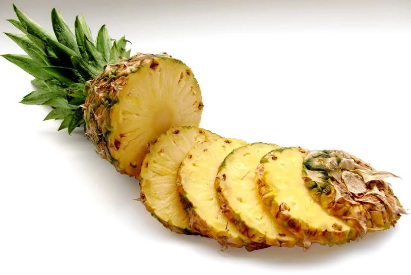 pineapple-slices-fruit-vitamins
