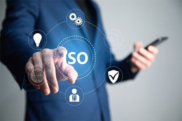 What are the primary requirements of ISO 9001