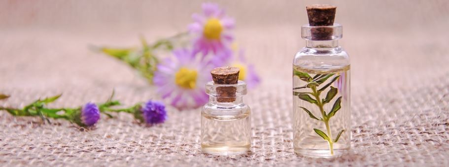 essential-oils-flower-aromatherapy